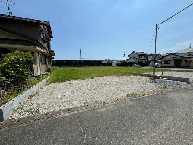現在建築中の外観画像です。ご内覧は同じメーカーの完成物件へご案内いたしますので、いつでもご相談ください！