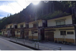 高山市松之木町　150万　中古住宅の外観