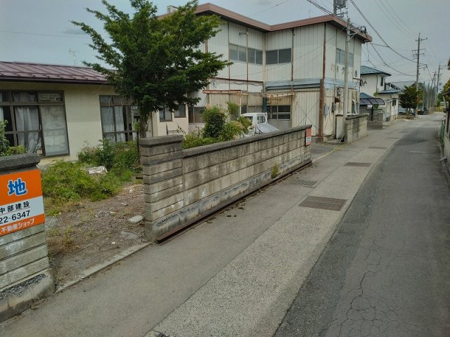外観と前面道路