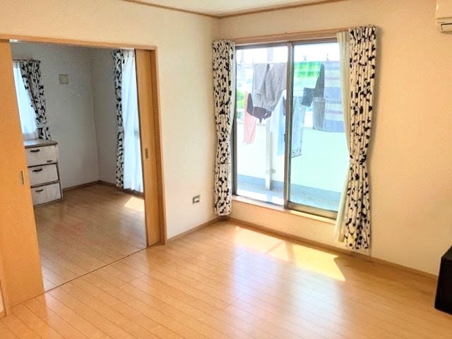引き戸を開けると開放感があります！