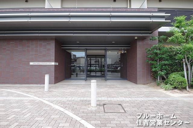 重厚感のあるエントランスです！