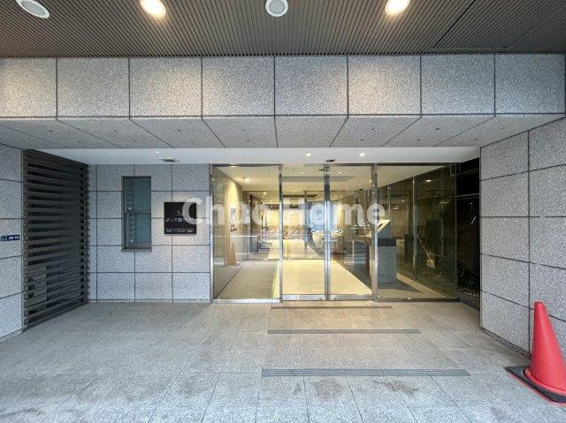 【エントランス】マンションのエントランスは、その物件の印象を決める、顔とも言える場所です。毎日通る場所ですからきれいなのが一番です。