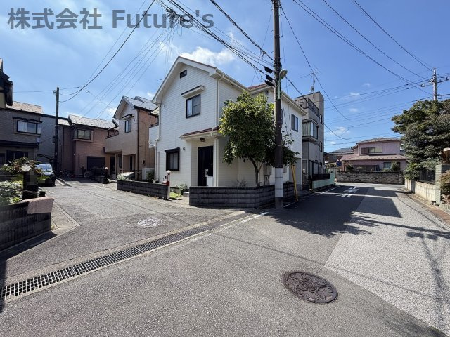 前面道路含む現地写真です。