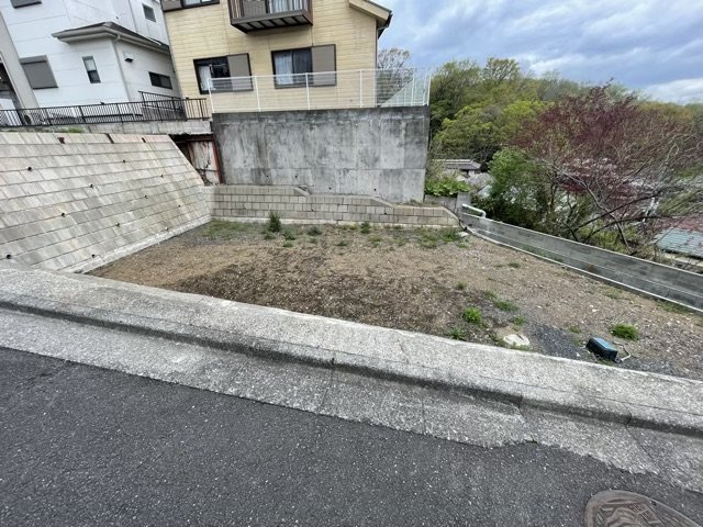 土地探しをしていると都市計画区域という言葉を目にすると思います。法律によって、都道府県知事や国土交通大臣が指定するエリアのことを指しており、都市計画区域は市街化区域と市街化調整区域に分けられています。