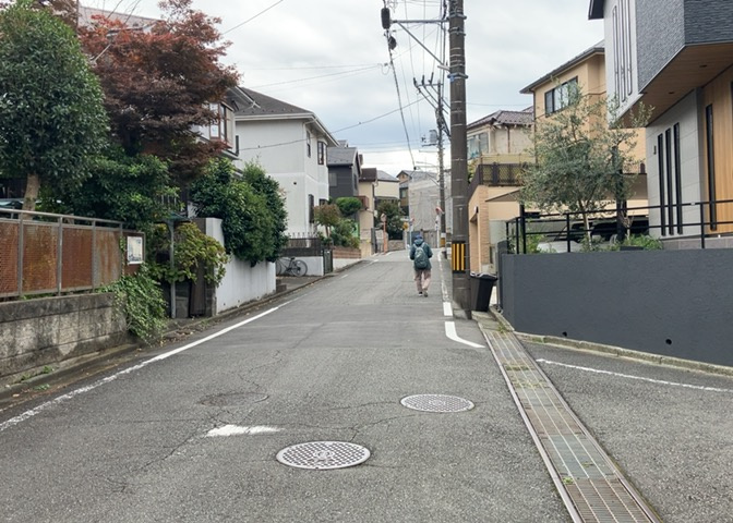 桜や紅葉の名所に出かける人は多いと思いますが、家にいながら季節の移ろいを感じる生活を送りませんか？リビングや窓から見える景色が生活を彩るワンポイントに！現地から見える景色を堪能してみては如何でしょう。