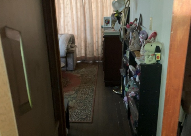 寝室でゆっくりと過ごすためにはベッド周りの適度な空間を担保することや窓の位置、照明の明るさ、寝室の広さなどを考える必要があります。自身や家族の構成とライフスタイルに併せて寝室にする部屋を選びましょう！