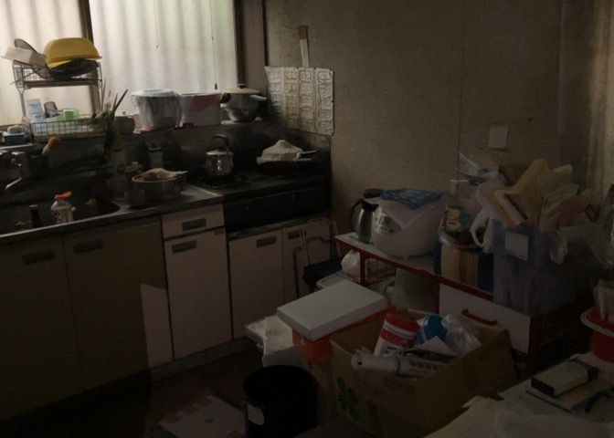 ダイニングは、食事や家族の団らんスペースとしてだけではなく、ほかの用途としても使用することができます。ダイニングテーブルを置き、食事のためのスペースを作ることでリビングとの差別化を図ることができます。