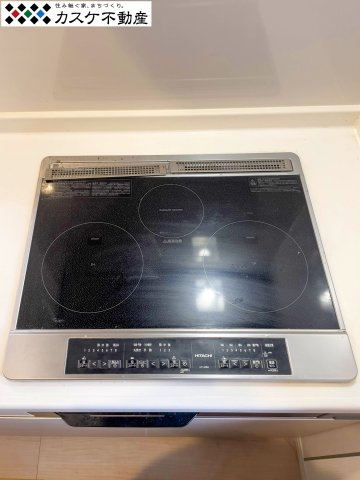 火を使わないIHクッキングヒーターは、小さなお子様がいるご家庭でも安心してお料理を楽しめます。凹凸のないフラットな天板は、吹きこぼれてもサッと拭くだけ。毎日のキッチン掃除を驚くほど簡単に短縮できます　