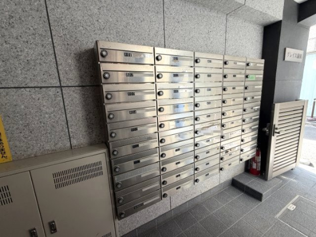 ダイヤル式の集合ポストです