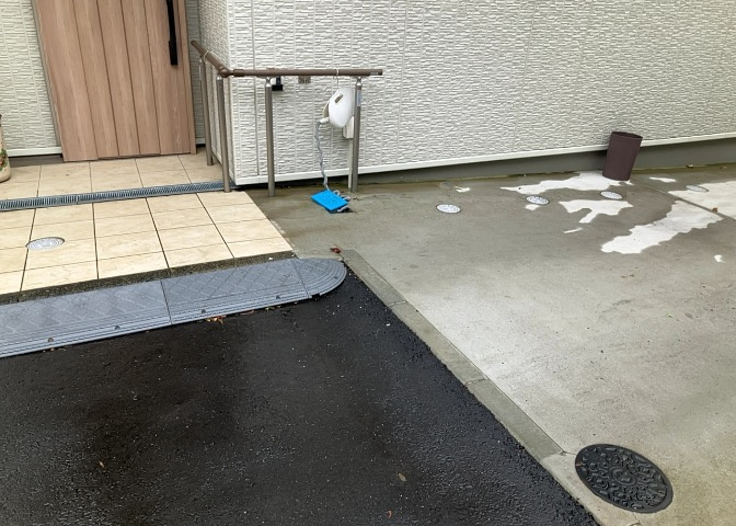 敷地内に散水栓や立水栓があると便利です。水道水を直接利用できるため、水を運ぶ手間を省くことが出来ます。大量の水を必要とする洗車作業や清掃などに役立ちます。その他設備とあわせて、現地でご確認ください。