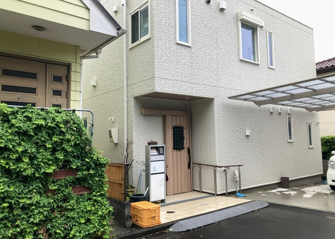 東側道路の場合は居室を南向きに設計しやすいため、朝日が入りやすいというメリットがあります。一方、西側道路も東側同様に居室を南向きに設計しやすいのですが、住宅地だと朝日が入りにくいという弱点があります。