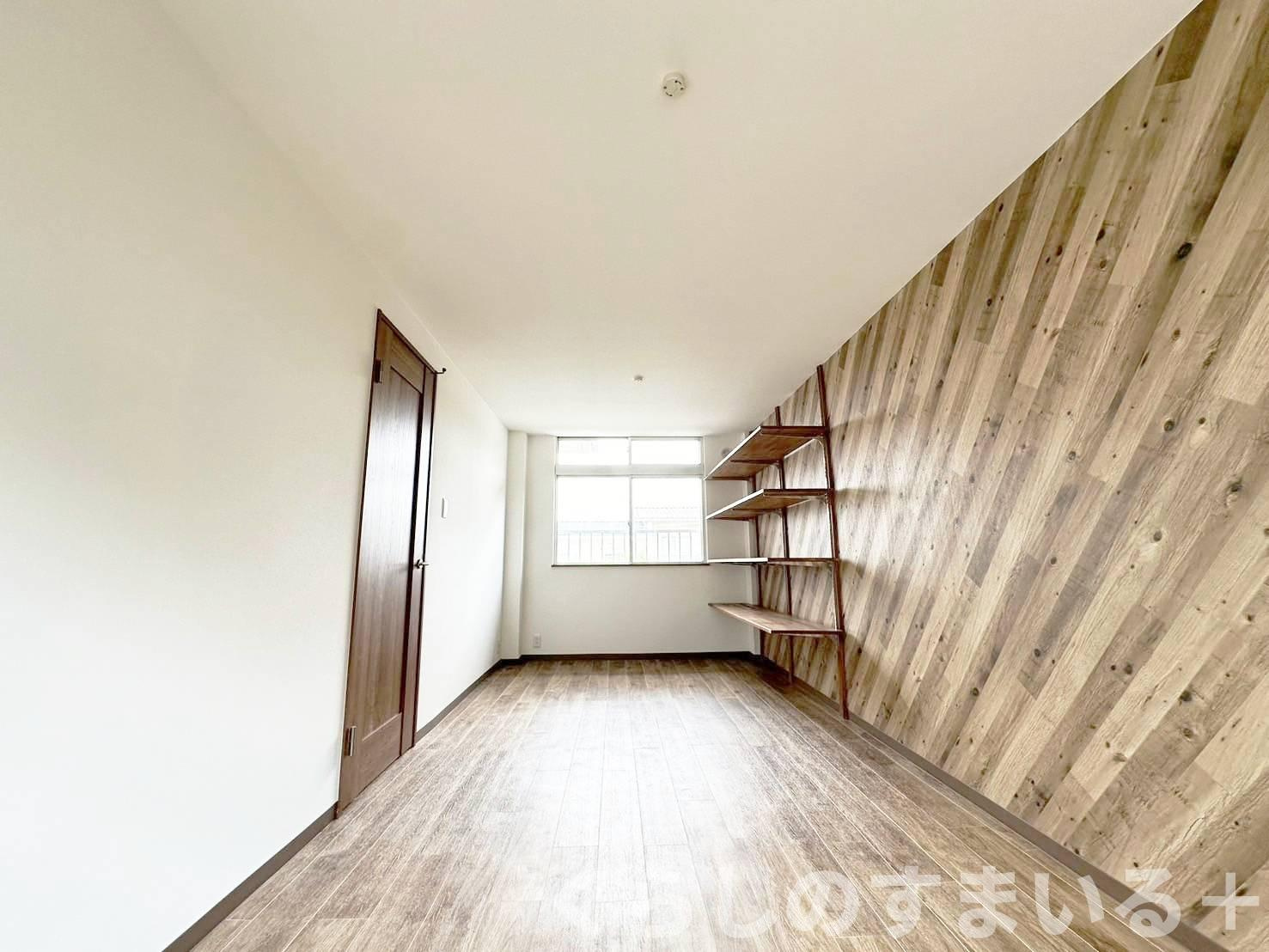 明るい洋室です