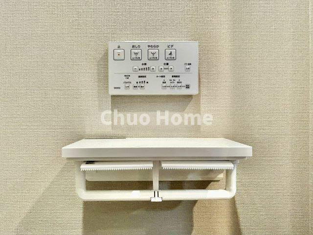 【ウォシュレット】清潔に使いたいお手洗いには最適な設備です。もちろんウォームレットも標準装備です。