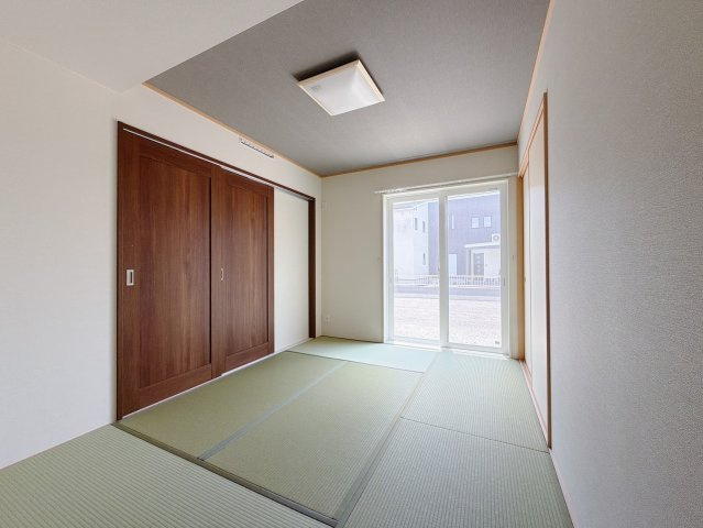 ■和室｜「続き間の和室」は、戸を開ければ大空間、閉じれば個室として活用できるのでお子様の遊び場や客間としても便利です♪
