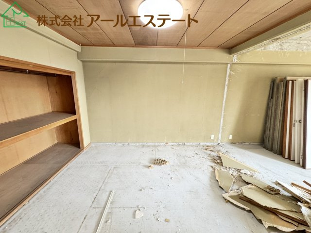 内装リフォーム中。10月上旬完成予定