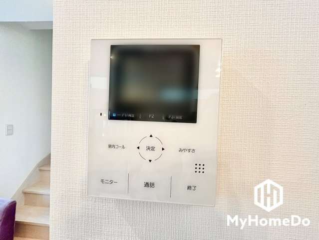 「インターフォン」来客があっても家の中で対応可能なので、防犯面で安心です。