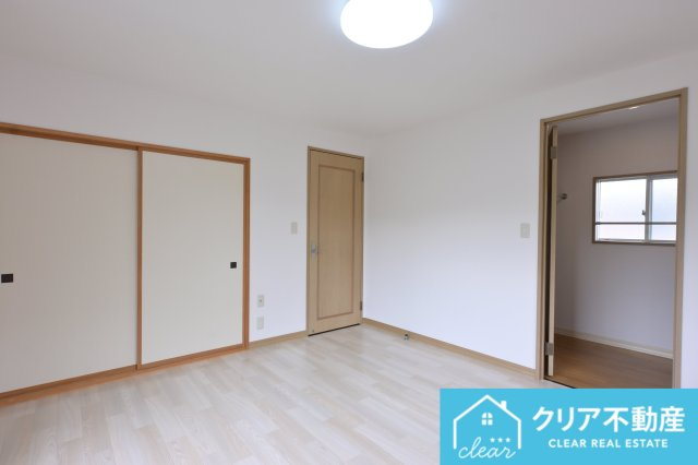 こちらの居室は和室と続き間になっています♪