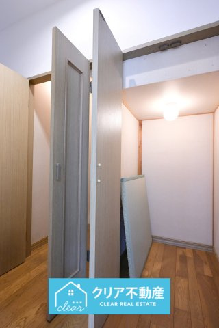階段下やホール収納がたくさんついているので収納には困りません！
