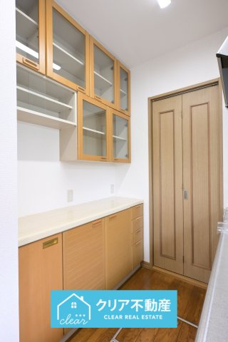 カップボード付きで収納力もバッチリです◎