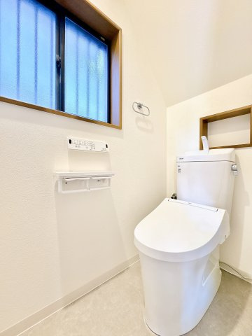 温水洗浄便座付きで、快適にご利用いただけます。　