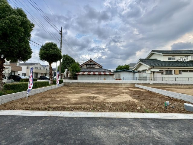 全10区画　　間取り・外観・設備まで自由にプランニング可能。暮らし方に合わせた住まいをご提案できます。花田小学校まで徒歩約4分(270ｍ)、毎日の通学がしやすい住環境です。