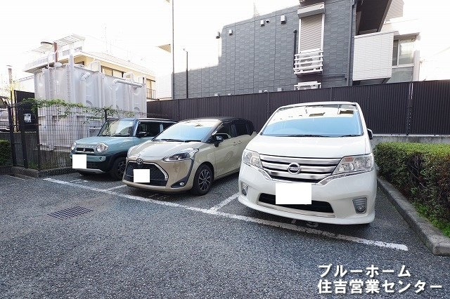敷地内にある駐車場です！