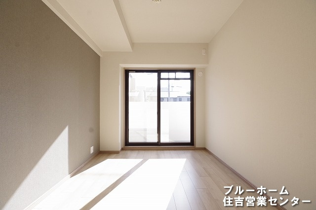 約5.4帖の洋室です！お部屋には窓があります！