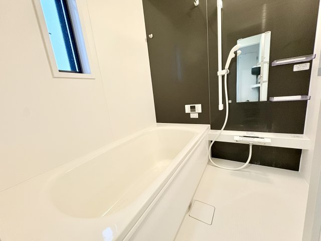 シンプルで使い勝手の良い浴室です。