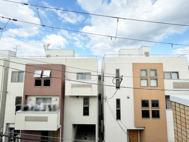 空は少しだけ。だけど、”自分だけの屋外スペース”