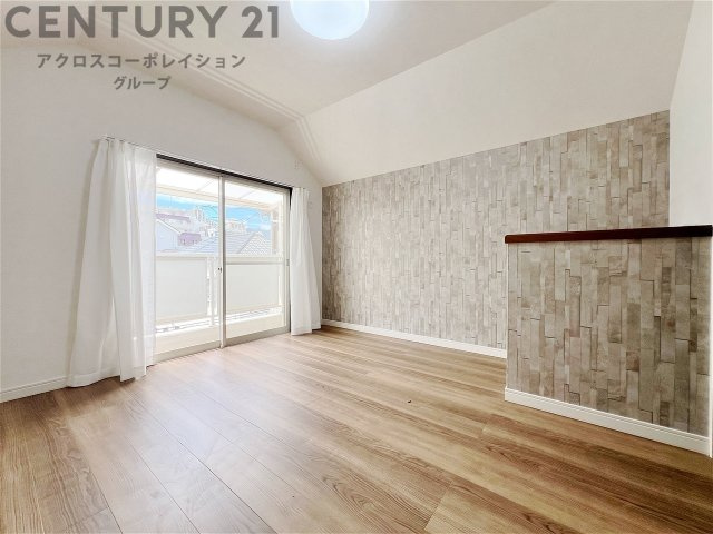 子供部屋…創造性や成長を促す遊びの空間を提供。学習や趣味に集中できる環境を整えます。個別のプライベートスペースは自己表現と自立心を育み、心地よい睡眠環境を整えリラックスできる場所を提供。