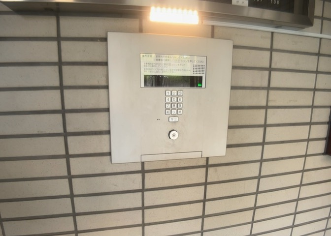 当然のことではありますが、オートロックやセンサーライト、ホームセキュリティーなどの防犯設備があれば、小さいお子様がいるご家庭も安心ですよね！まず物件購入の際は、防犯設備もチェックするようにしましょう。