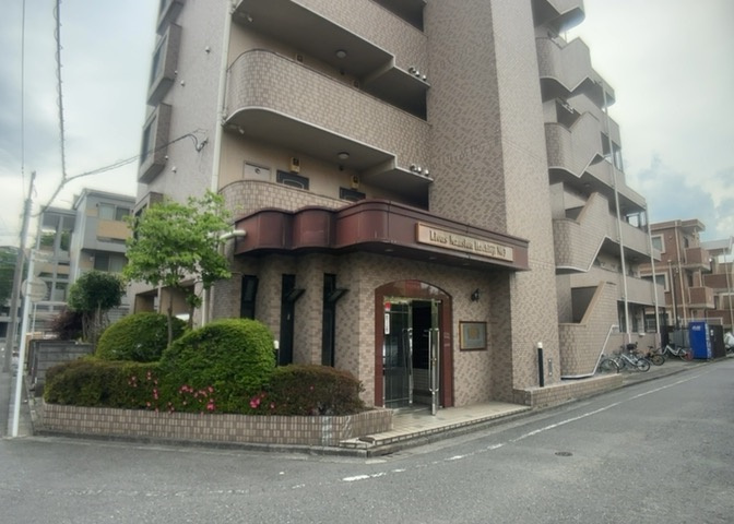 ＳＲＣ造は強度や耐震性の面でもRC造と比べて優れています。そのため、10階建以上の高層または超高層マンションなどの建築にも多く採用されています。柱や梁などのサイズが小さくても高い耐震性を確保できます。