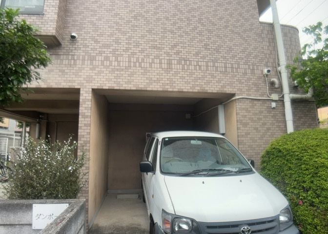 マンションの駐輪場は、事前に空きがあるか確認を取ると安心です。せっかく入居したのに駐輪スペースがない！なんてことになったら大変ですよね。そこで、内見時や購入前にはまず事前に確認しておくと良いでしょう。