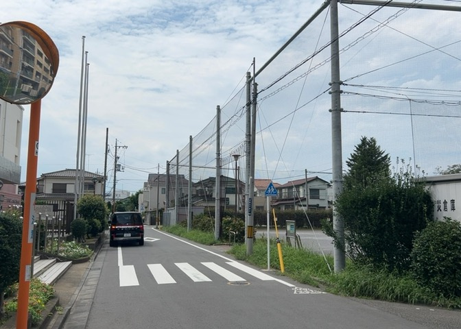 眺望を気にして物件を探す場合、前面に建物が建っていないか現地で確認しましょう！前面に建物があると景色はもちろん、日当たりや風通しにも影響が出てきます。住んだ時のことを想像しながら現地見学をしましょう。