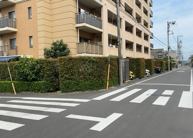 外観はマンション管理がされているかの目安になります。築年数が古いと、壁面は劣化してひび割れが生じることも！建物が古びていても細かいところが修繕されていると、きちんと管理されているなぁと感じるでしょう。