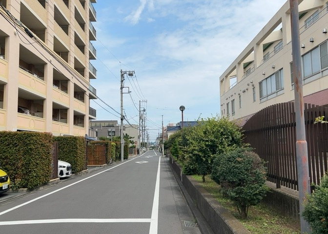 眺望の良さを楽しめるダイニングキッチンで家族団らんの時間を過ごしてはいかがでしょうか。バルコニーから見える景色を家族で眺める時間は、時間が経つのを忘れてしまいそうですね。是非、現地を見に行きましょう！