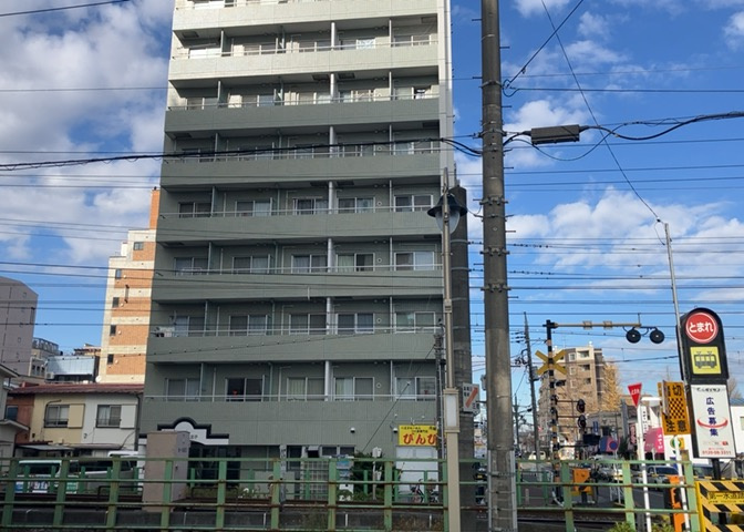隣家の土地はどうなっているのか、生活利便施設が近くにあるのか、学校まで近いかなど、お客様のライフスタイルにあわせたイメージが重要です。また、近くにあると困る施設が近くにないかも確認するといいでしょう。