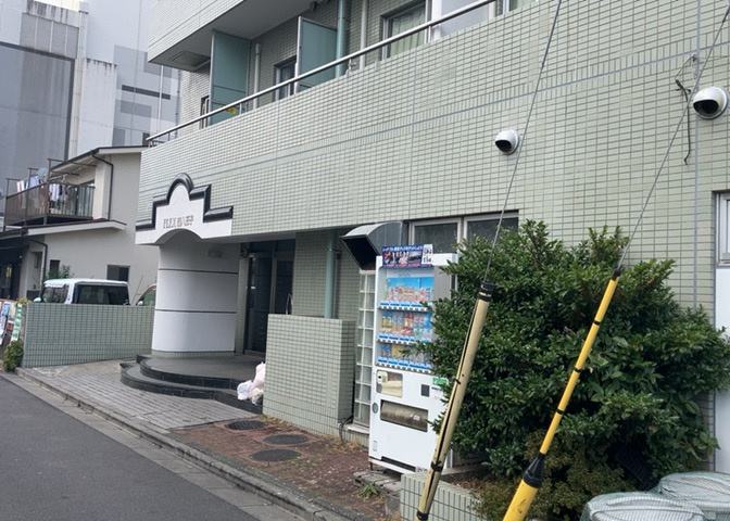 景色重視でお家選ぶをするとスーパーが遠い！学校が遠い！など生活をするうえで利便性で困ることもあります。まず一度現地を見学する際に、周辺の施設などがあるかを確認し、暮らし始めた後のことを想像しましょう。
