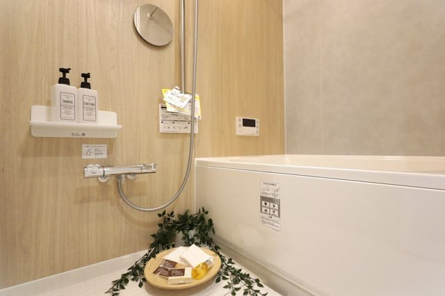 新調の浴室乾燥機付きお風呂です