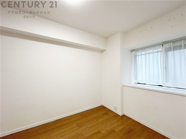 リラックスできるプライベート空間で、快適な睡眠をサポート。個人の好みに合わせたインテリアや寝具で心地良さを追求。プライベートな時間を過ごし、リフレッシュする場所におすすめです。　