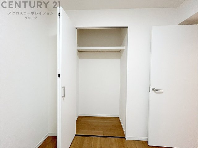 衣類やアクセサリー、小物類の収納が便利で整理整頓がしやすく、部屋の美観を保ちつつ、スペースを最大限に活用できます。衣服のしわやダメージを防ぎ、長持ちさせることができます。　