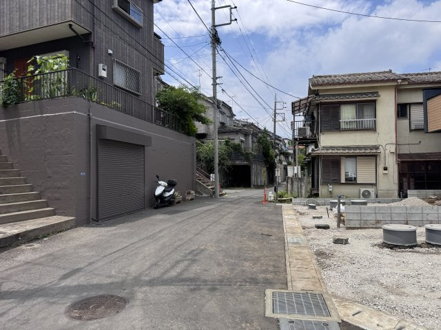 南西側前面道路・幅員約5ｍ