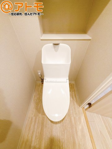 年代を問わず使いやすい洗浄機能付きのトイレ♪肌への負担をも減らせるのでお子様の敏感なお肌も安心！