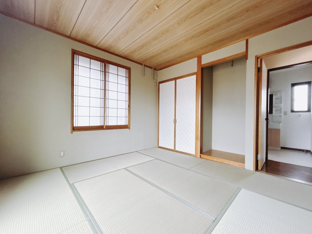 ■和室｜畳にはリラックス効果があるといわれています。フローリングでは感じることのできない圧倒的な寛ぎやすさを実感してください♪