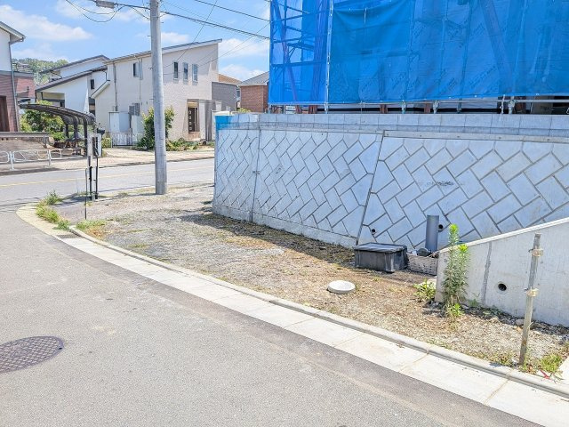～L字型に2台駐車可能カースペース～