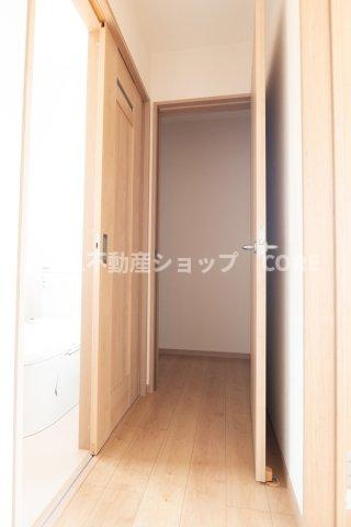 暮らしの心地を大きく左右する収納を適材適所に配置し、使い勝手を考慮しました。
