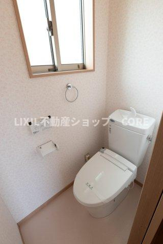 トイレスペースが1・2階にございますので、朝の混雑時に家族が分散して使用できます。