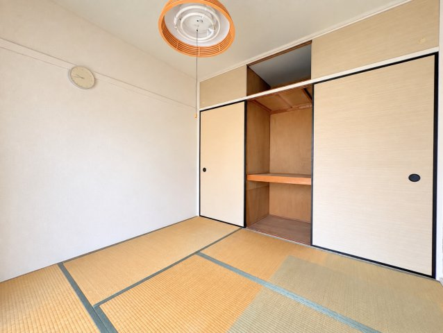 ◆子どものスタディ空間として、あるいは書斎やホビールームとして生活スタイルに合わせて使えるプライベートルーム。居心地のいい落ち着いたインテリアが似合います。
