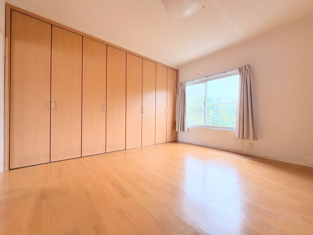 ◆柔らかい陽光が差し込む明るいお部屋を演出する設計。彩光の取れる窓が気持ちの良いお部屋を創り上げます。