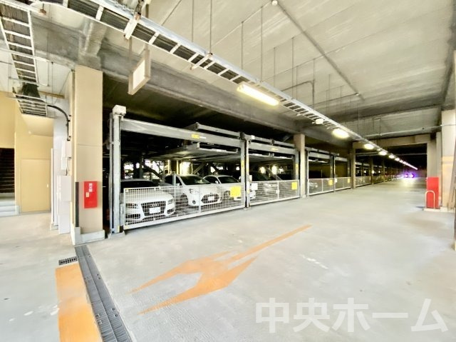 【敷地内駐車場】最新の空き状況や費用などの詳細は担当スタッフまでお問い合わせください。